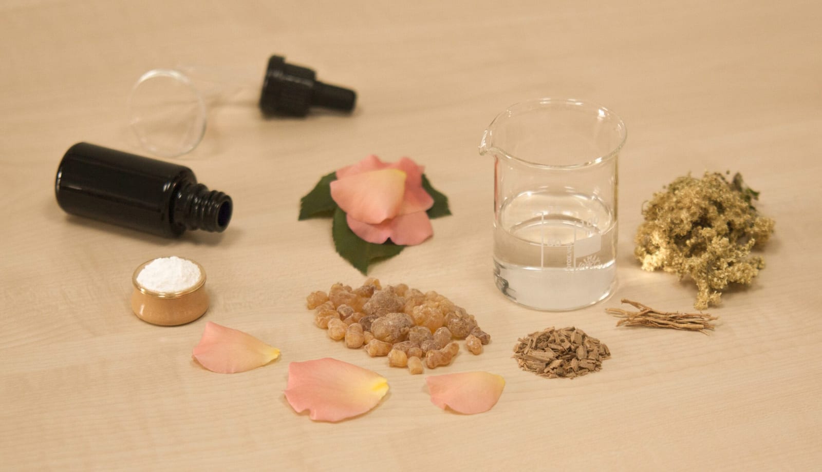 creating-perfume-1539654